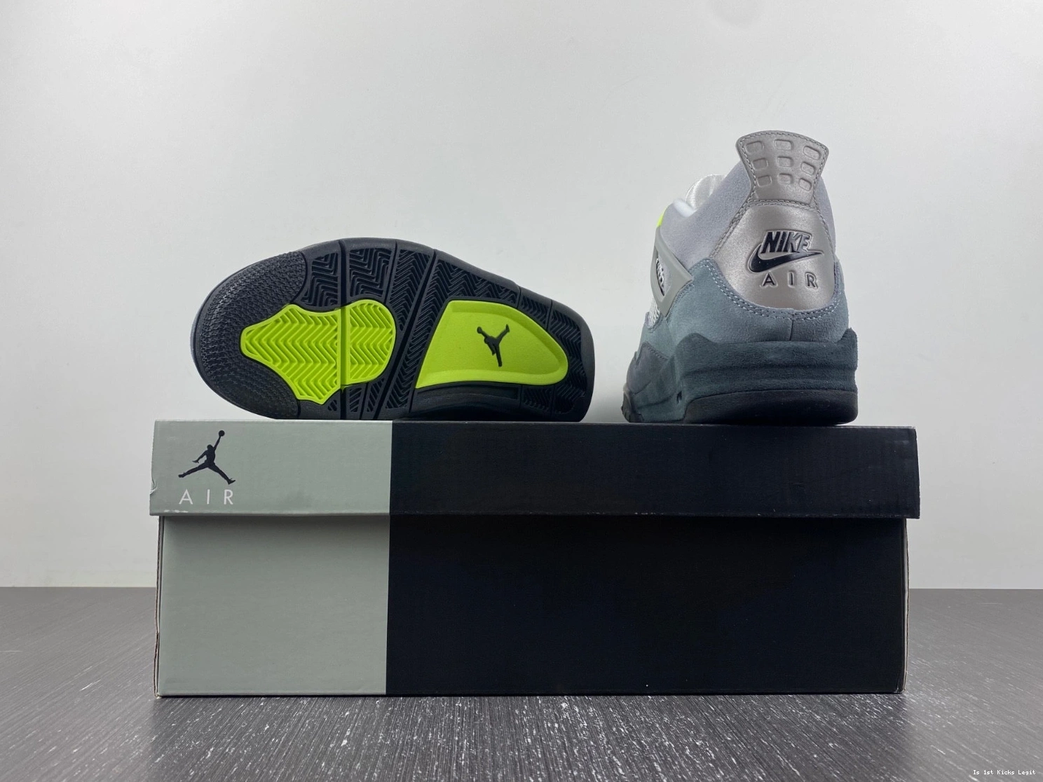 CT5342-007 Air 4 “Neon” Jordan SE 1105